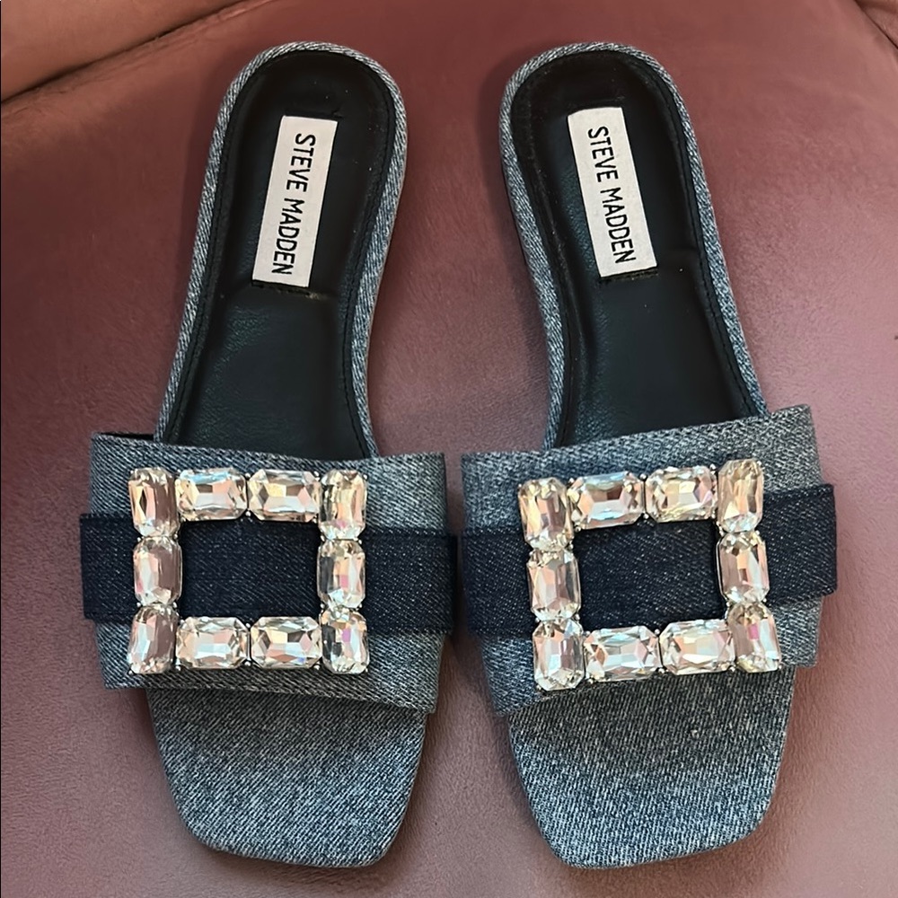 Steve Madden Gray Black Sandals with Embellishments